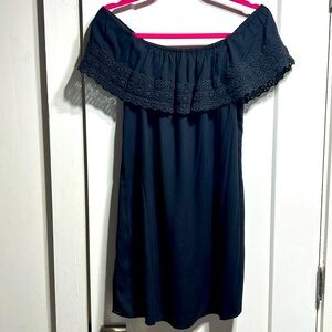 Hollister EUC off-shoulder black embroidered dress